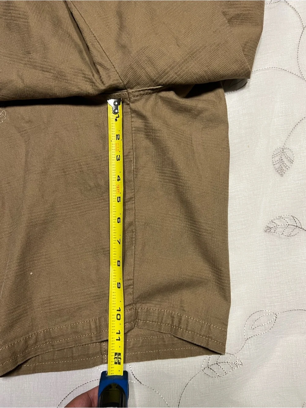 Vans Men's Cargo Shorts in Brown N7.1